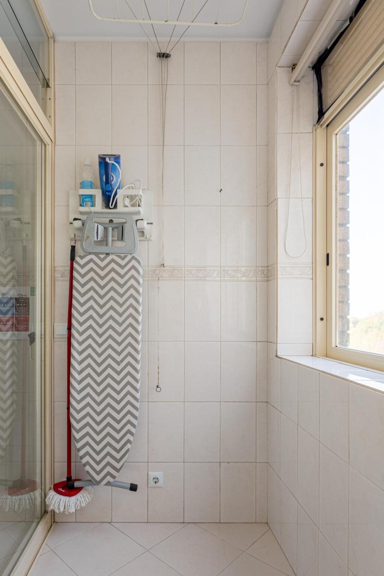 Joivy Stylish City Centre Flat With Parking Мая Экстерьер фото