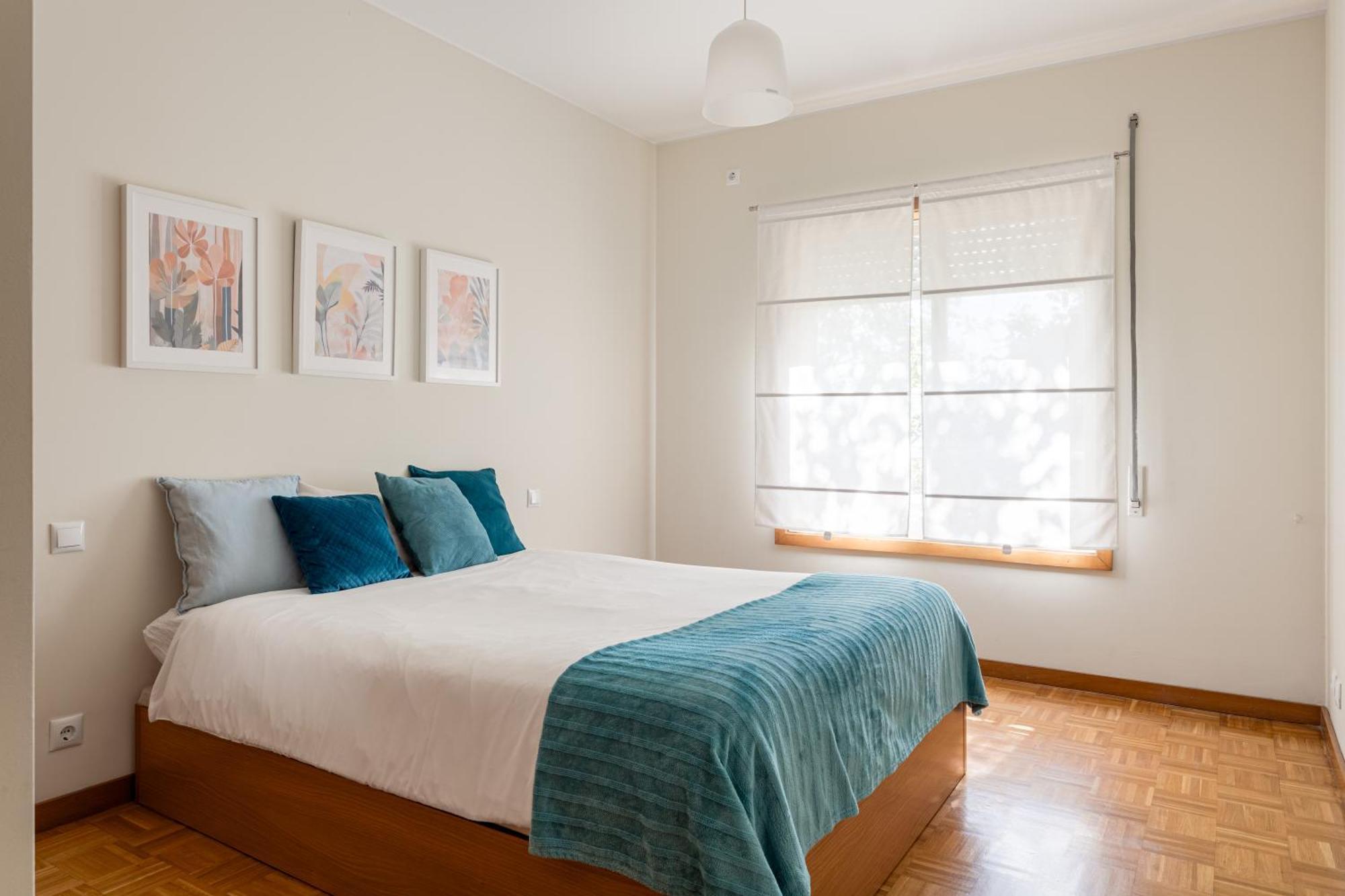 Joivy Stylish City Centre Flat With Parking Мая Экстерьер фото