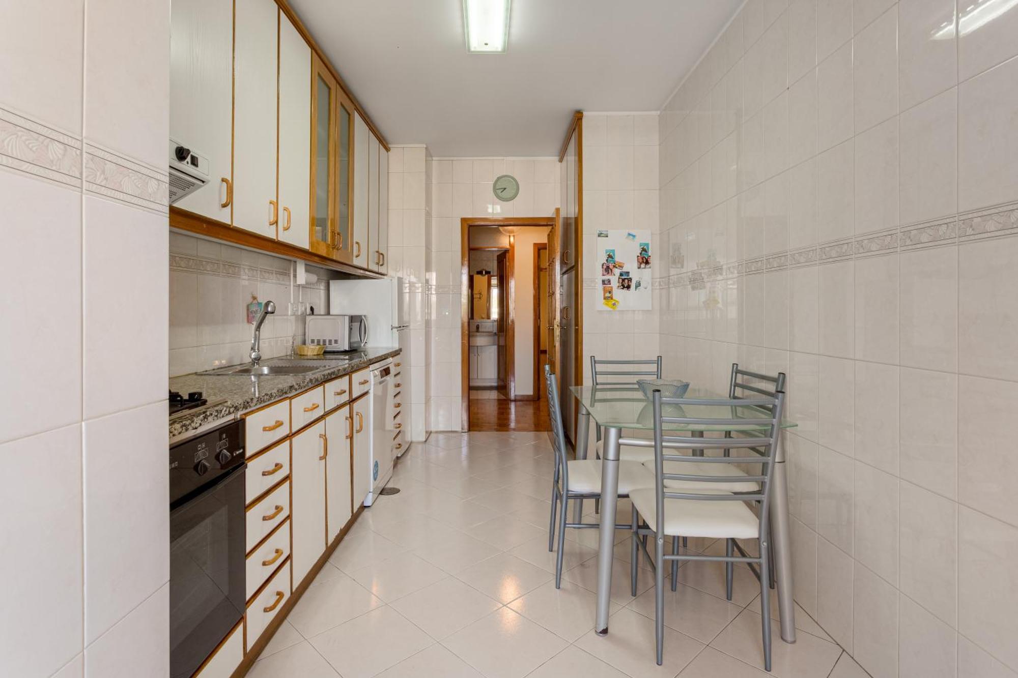 Joivy Stylish City Centre Flat With Parking Мая Экстерьер фото