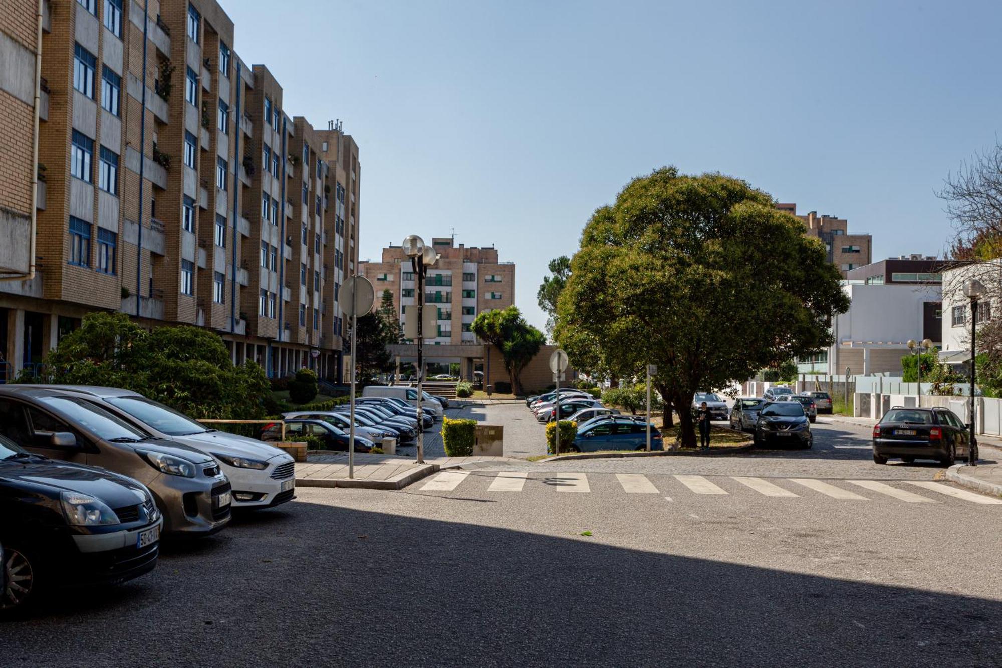 Joivy Stylish City Centre Flat With Parking Мая Экстерьер фото